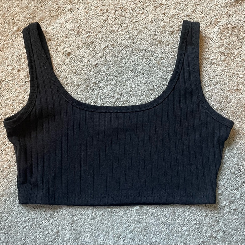 Pink Lily - Black cropped tank. Size medium